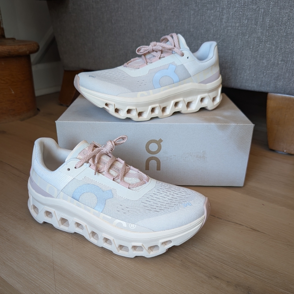 SOLD ✅ NEW On Cloud Running Women's  - Pink / Tan - Size 9